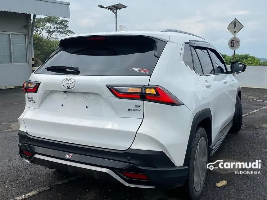 2025 Toyota Yaris Cross S HV with GR Parts Aero Pkg(Prem Clr) SUV