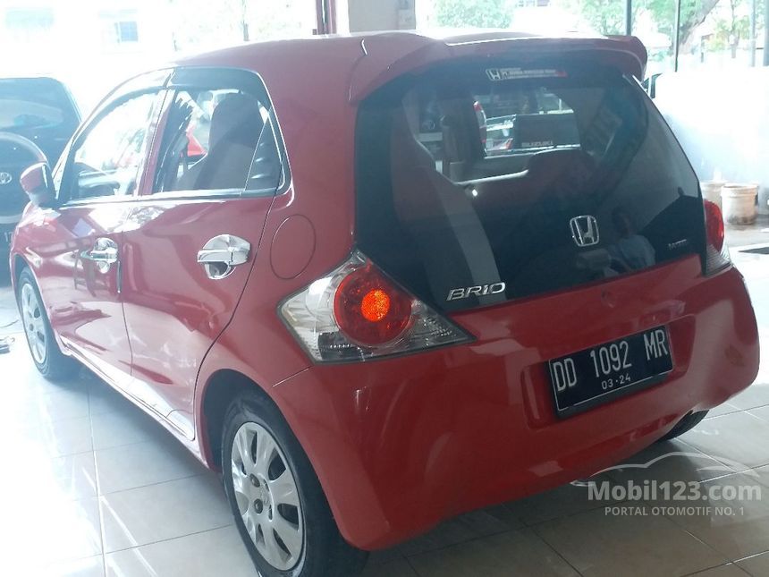 Jual Mobil  Honda  Brio  2014 Satya S 1 2 di Sulawesi Selatan 