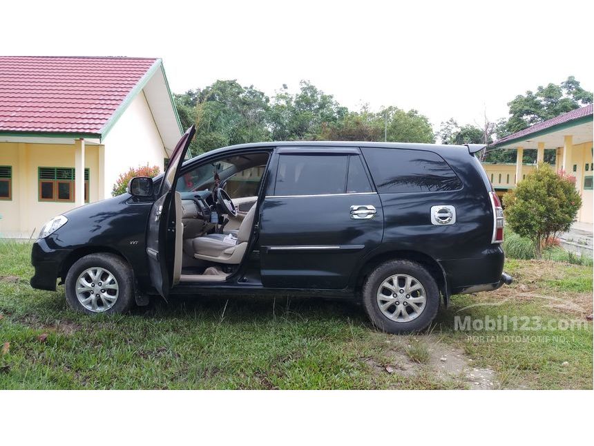 Jual Mobil  Toyota Kijang Innova  2005 V 2 0 di Jambi  Manual 