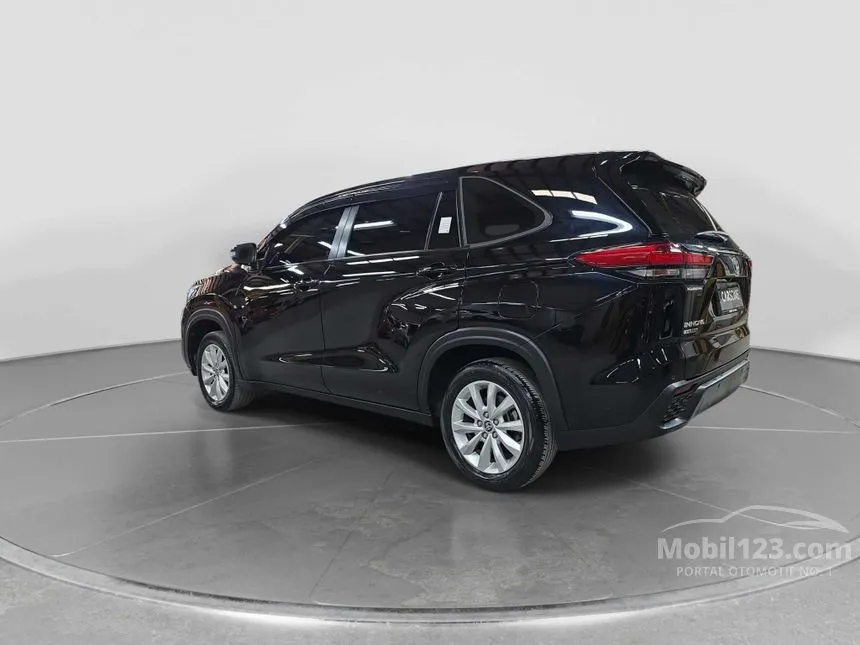 2022 Toyota Kijang Innova Zenix V (Non Premium Color) MPV