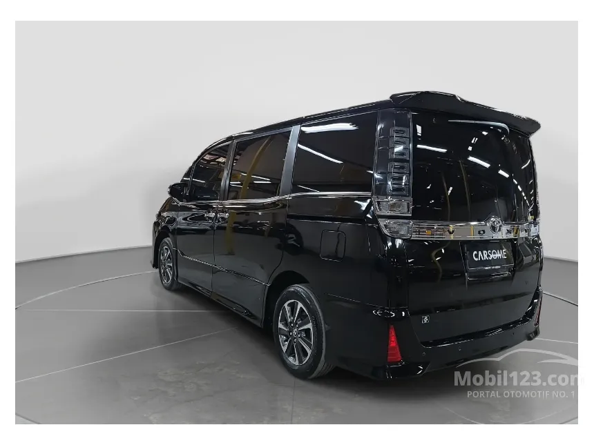 2021 Toyota Voxy MPV