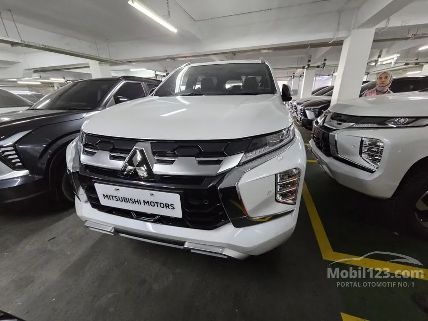 Jual Mobil Mitsubishi Pajero Sport 2025 Dakar Ultimate 4X2 2.4 di Jawa Barat Automatic SUV Putih Rp 560.000.000