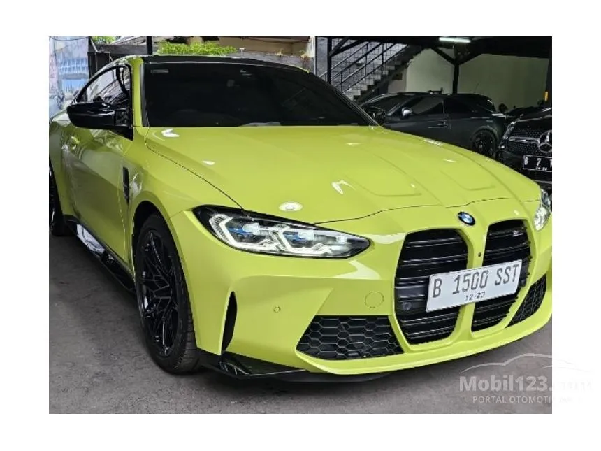 Jual Mobil BMW M4 2023 Competition 3.0 di DKI Jakarta Automatic Coupe Kuning Rp 2.450.000.000