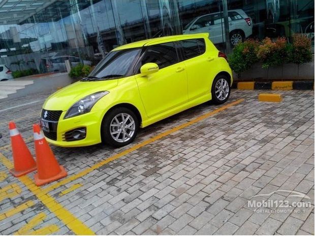 Suzuki Swift SPORT Mobil Bekas Baru dijual di Indonesia 