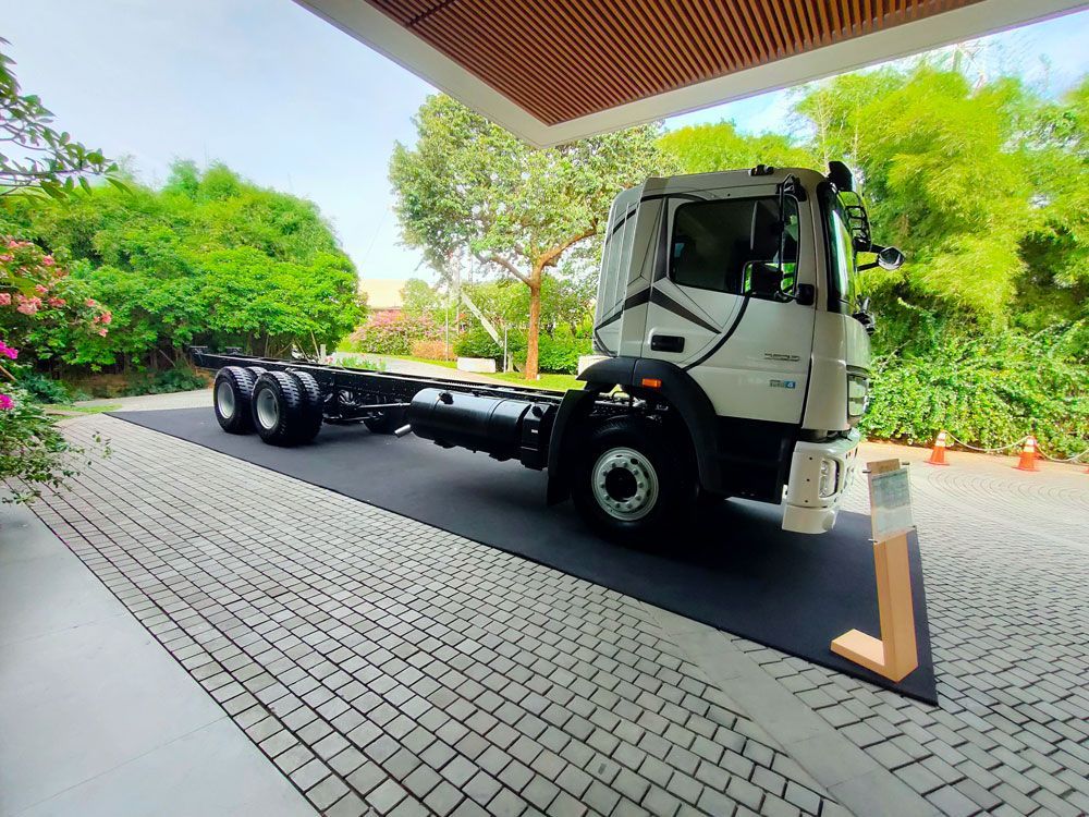 Truk dan Bus Mercedes-Benz akan Punya Pabrik Sendiri di Indonesia, Beroperasi 2025