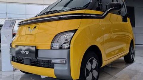 Kaleidoskop 2022: Orang-Orang Kaya Indonesia Antre Beli Mobil Listrik