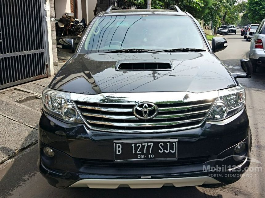 2013 Toyota Fortuner G TRD VNT SUV