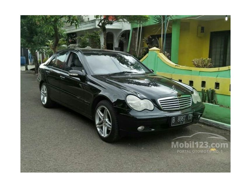2001 Mercedes-Benz C200 Classic Sedan