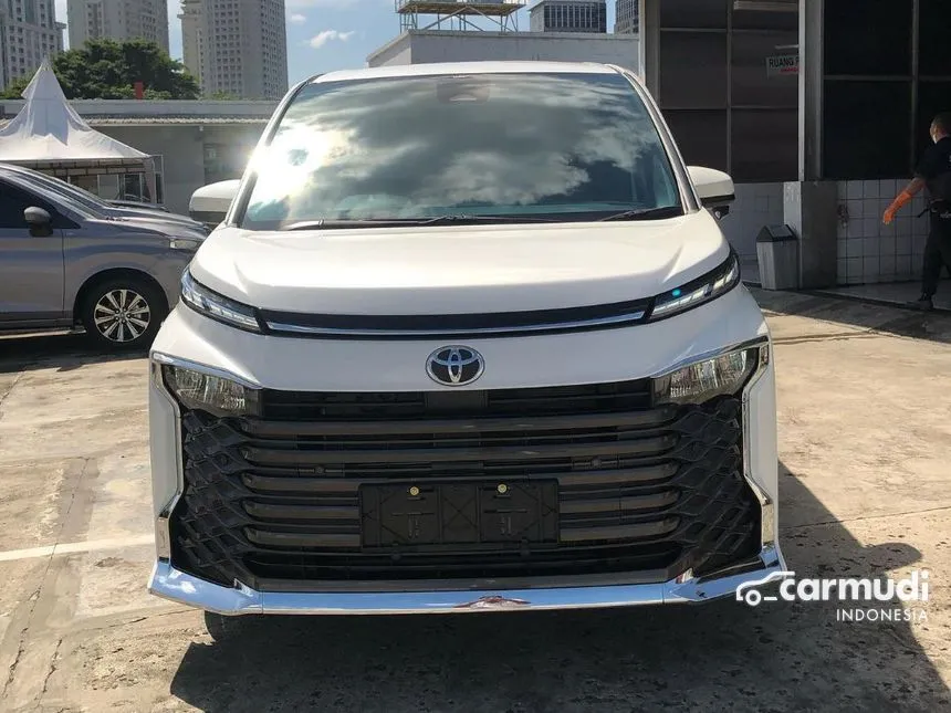 Jual Mobil Toyota Voxy 2024 2.0 di Banten Automatic Van Wagon Putih Rp 600.000.000