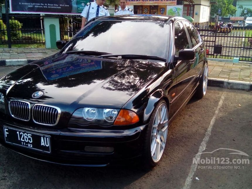 Jual Mobil  BMW  318i 2000  E46 1 9 di Jawa Barat Automatic 