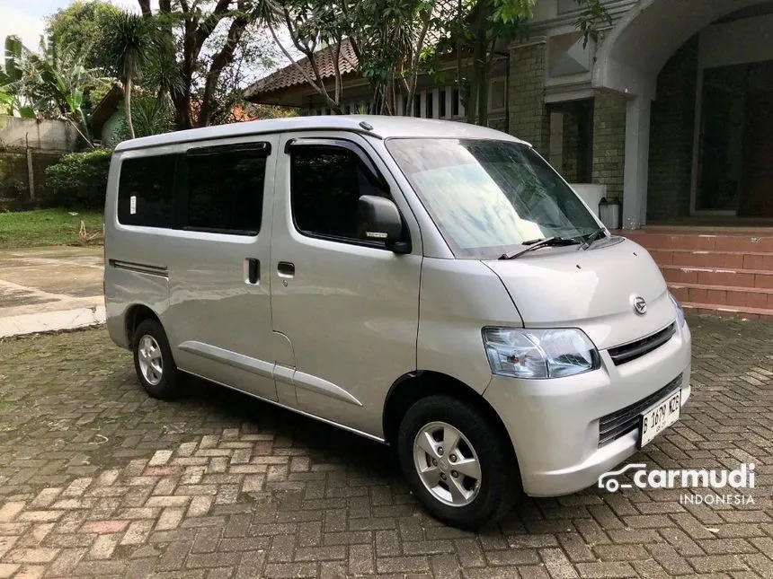 2019 Daihatsu Gran Max Mini Bus D Van