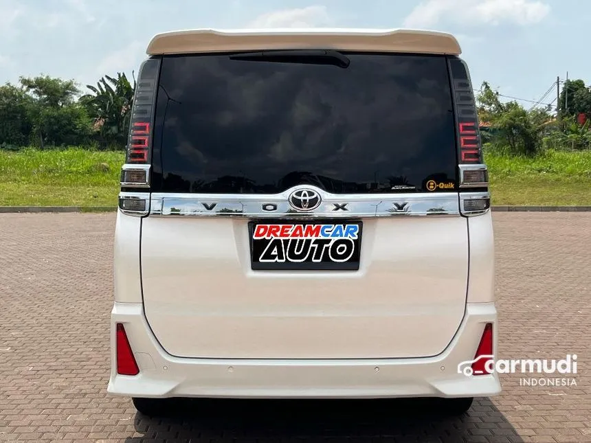 2020 Toyota Voxy MPV