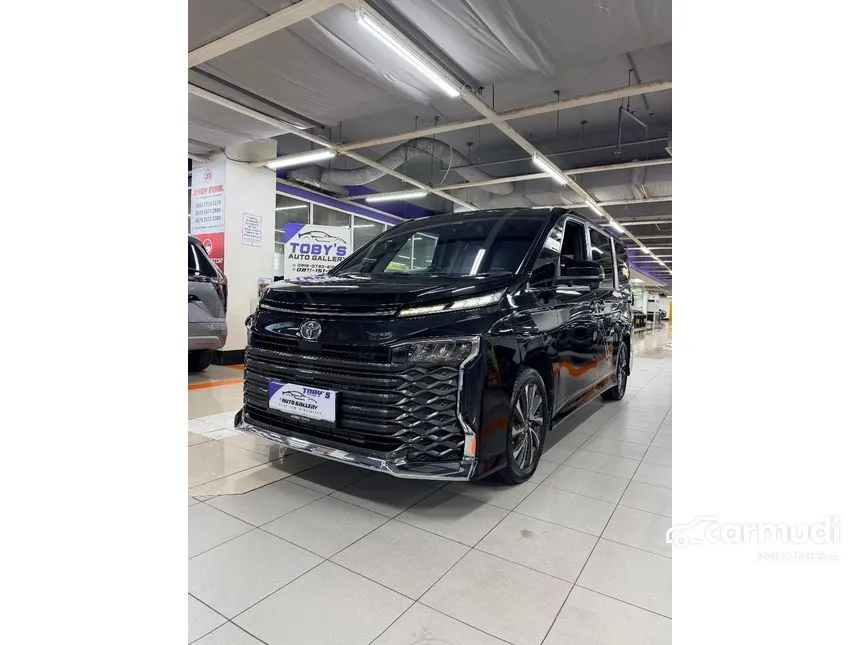2022 Toyota Voxy (Premium Color) MPV