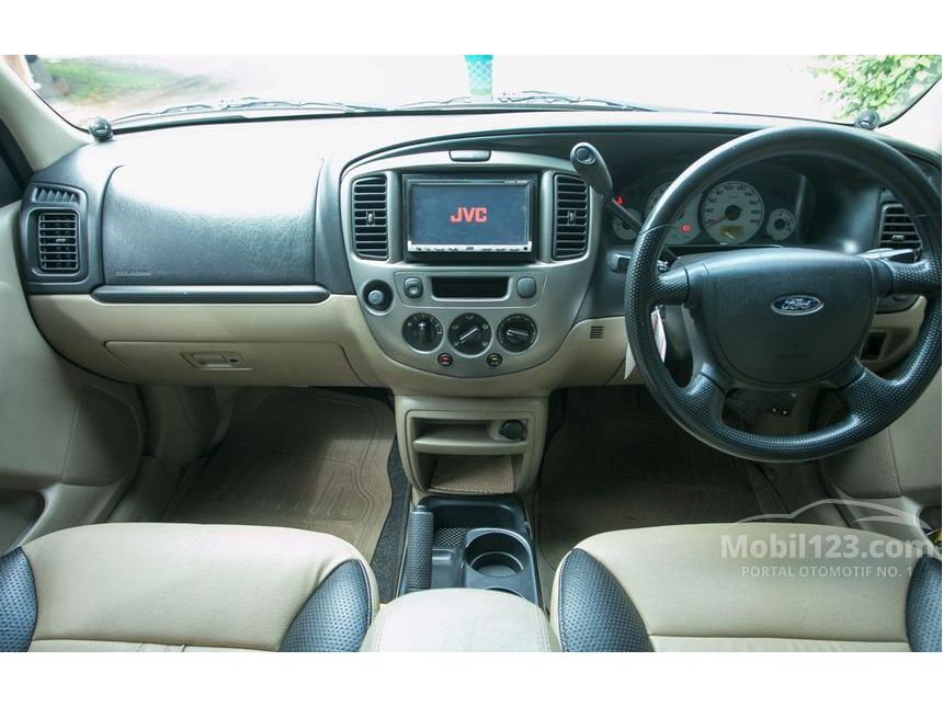 2004 Ford Escape XLT 4X2 SUV