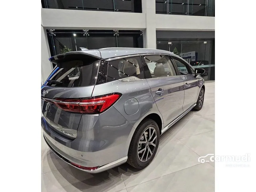 2025 BYD M6 Superior Captain 6-seater MPV