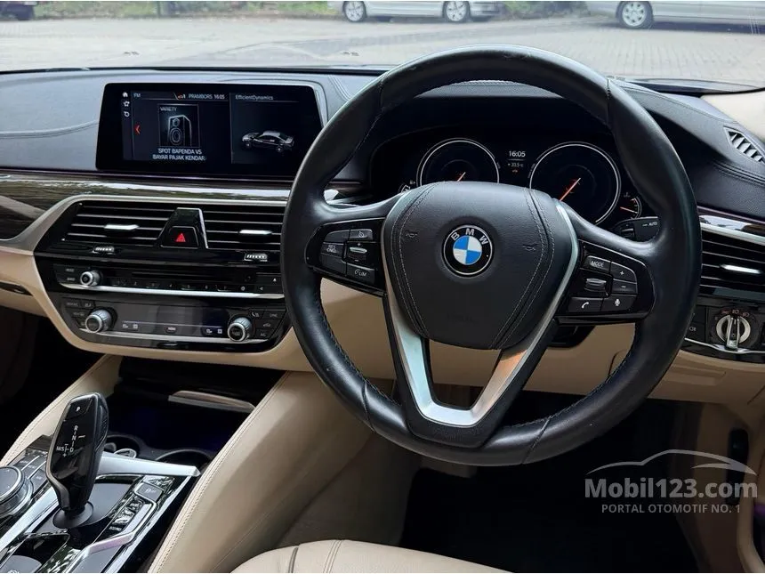 2018 BMW 520i Luxury Sedan