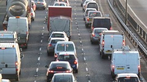 Castrol: Macet Bikin Mesin Mobil Cepat Aus