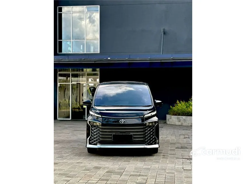 2022 Toyota Voxy MPV