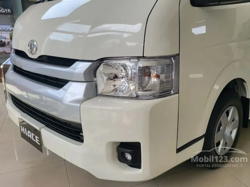 2025 Toyota Hiace Commuter Van
