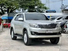 2011 Toyota Fortuner 2.7 (ปี 12-15) V Wagon