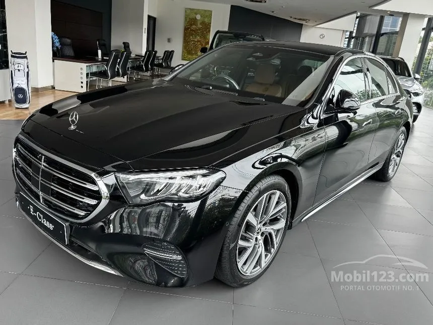 2025 Mercedes-Benz E200 Exclusive Line Sedan