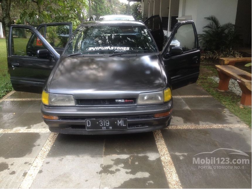1993 Daihatsu Charade Sedan
