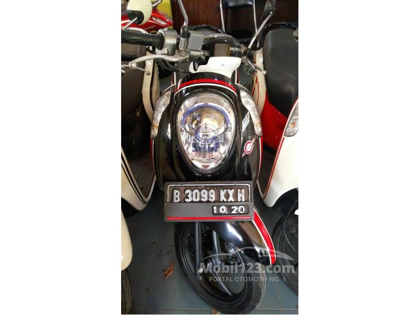  Jual  Motor  Honda Scoopy  2015  110 Automatic 0 1 di Jawa 