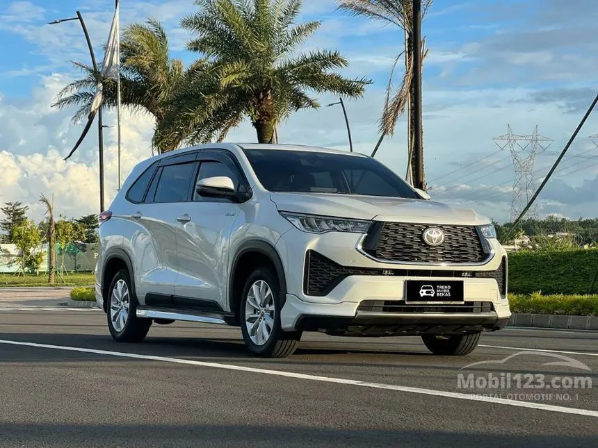 2023 Toyota Kijang Innova Zenix V (Premium Color) MPV
