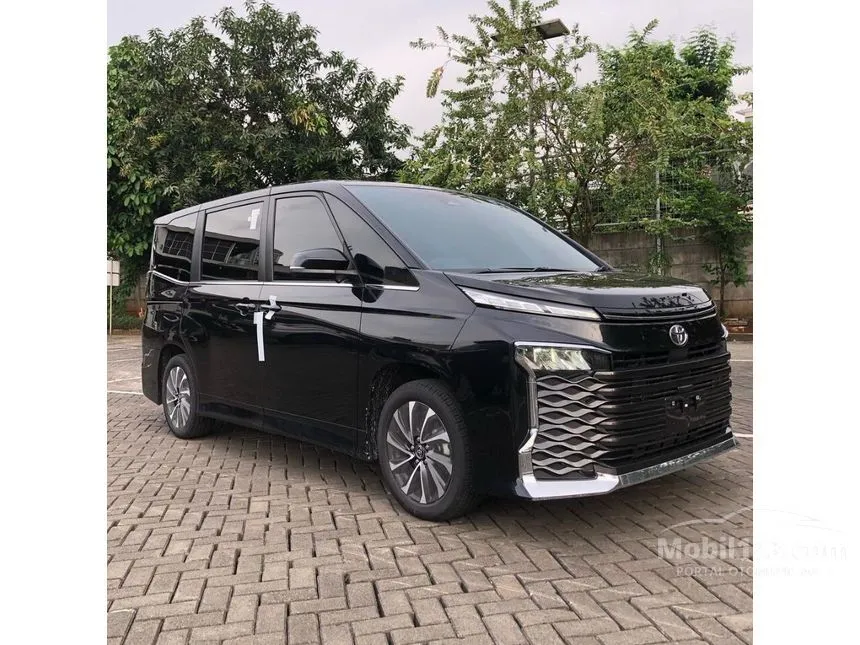 Jual Mobil Toyota Voxy 2024 2.0 di DKI Jakarta Automatic Van Wagon Hitam Rp 604.000.000