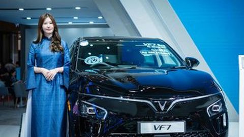 VinFast Dapat 2 Penghargaan di GIIAS 2025, Salah Satunya untuk Kolaborasi dengan Didiet Maulana