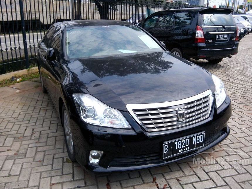 Toyota crown 2011