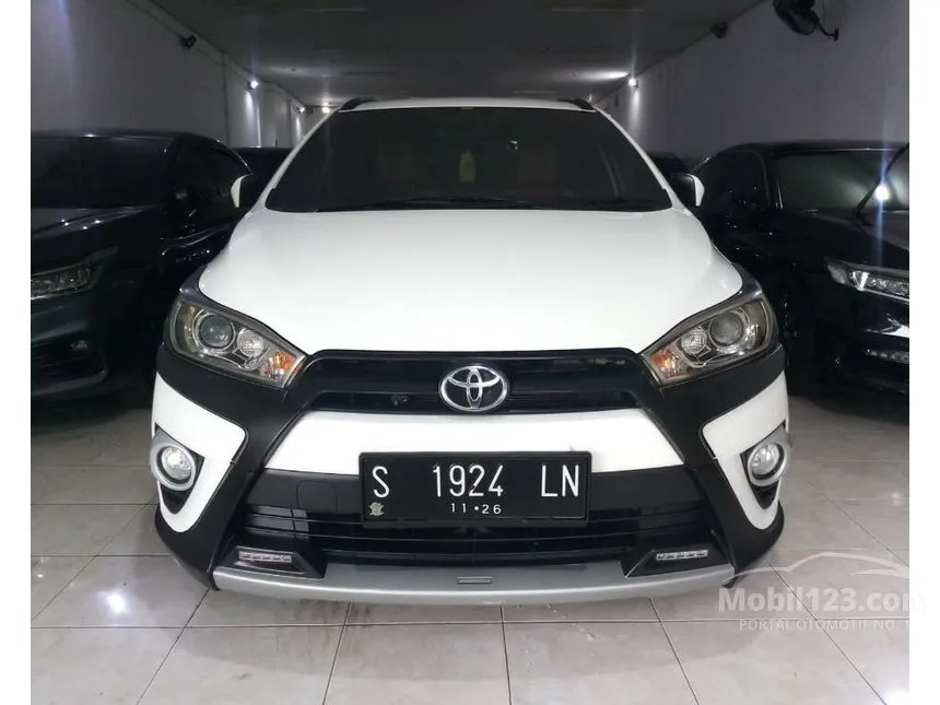 Jual Mobil Toyota Yaris 2016 TRD Sportivo Heykers 1.5 di Jawa Timur Manual Hatchback Putih Rp 165.000.000