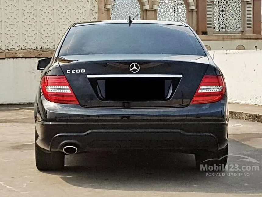 2014 Mercedes-Benz C200 CGI Sedan