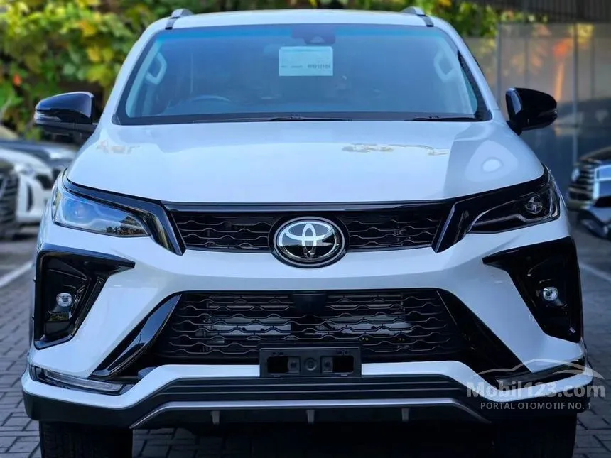 Jual Mobil Toyota Fortuner 2024 VRZ TSS GR Parts Aero Package 2.8 di Banten Automatic SUV Putih Rp 663.200.000