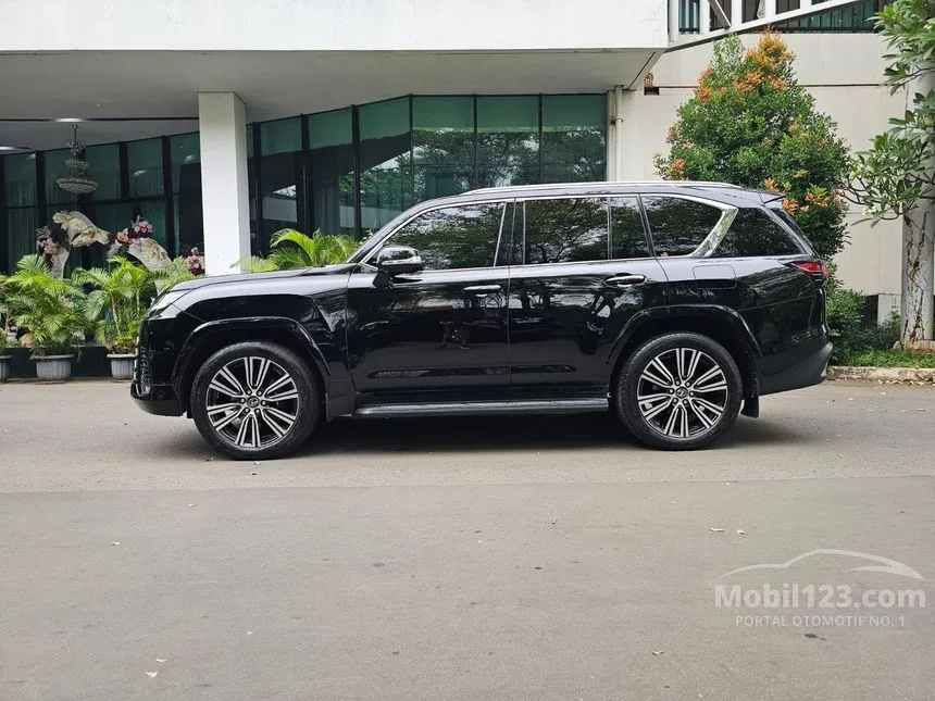 2023 Lexus LX 600 SUV