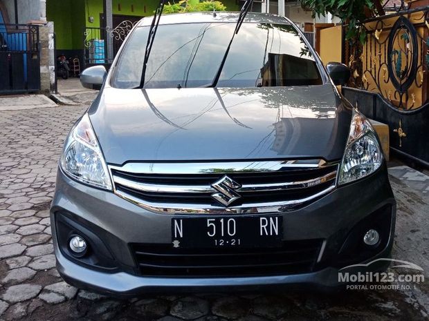 Mobil bekas  dijual di Banyuwangi Jawa  timur  Indonesia 