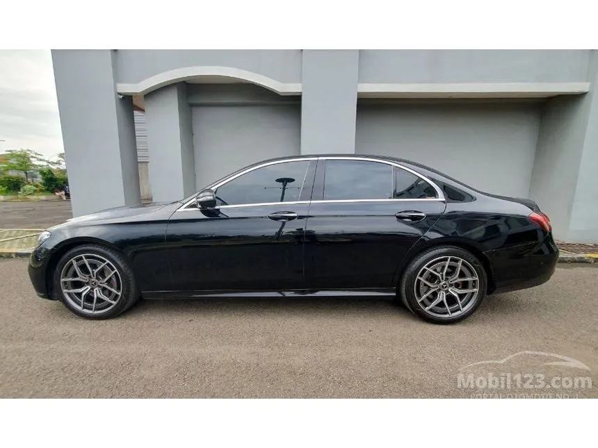 2022 Mercedes-Benz E300 AMG Line Sedan