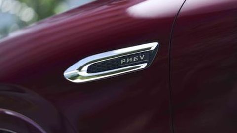 Duel Mobil PHEV di Indonesia: Chery Tiggo 8 CSH vs Mazda CX-80, Mana yang Lebih Unggul?