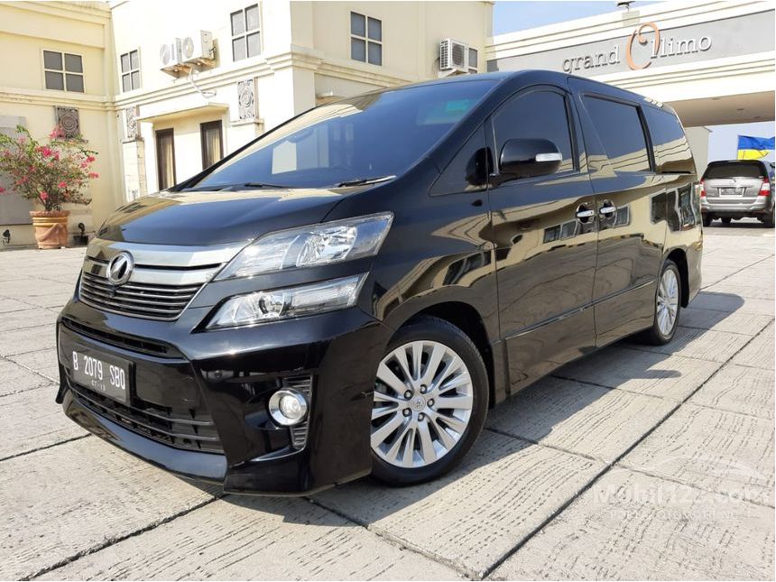 Toyota vellfire 2014