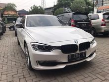 2013 BMW 320i 2.0 Luxury Sedan