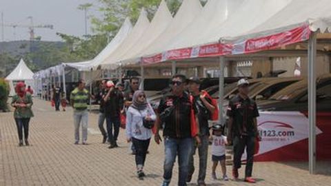 Pameran Mobil Bekas Hot Deals Carnival Mobil123.com Resmi Dibuka