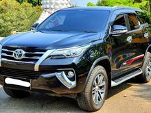 2016 Toyota Fortuner 2.4 VRZ SUV hitam pajak panjang 1 tahun siap pakai