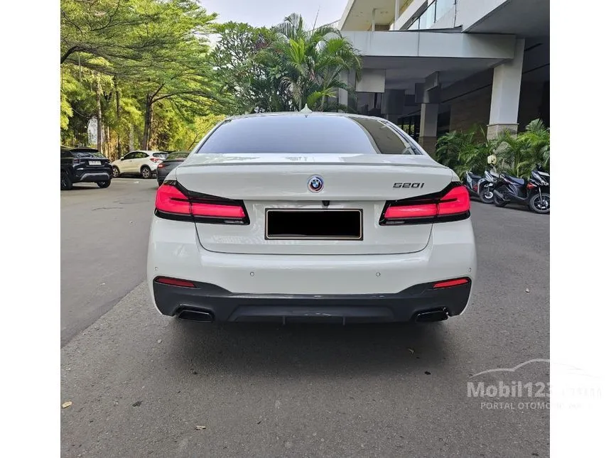2023 BMW 520i M Sport Sedan