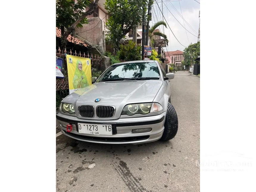 Jual Mobil BMW 318i 2000 1.9 di Jawa Barat Automatic Sedan Silver Rp 70.000.000