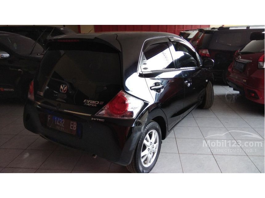 Jual Mobil  Honda Brio  2014 Satya  E 1 2 di Jawa Barat 