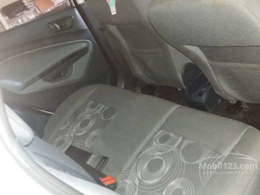 Jual Mobil Ford Fiesta 2011 Trend 1.4 di Jawa Barat 