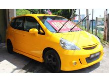 2004 Honda Jazz 1.5 i-DSI Hatchback -- WELL MAINTAINED --