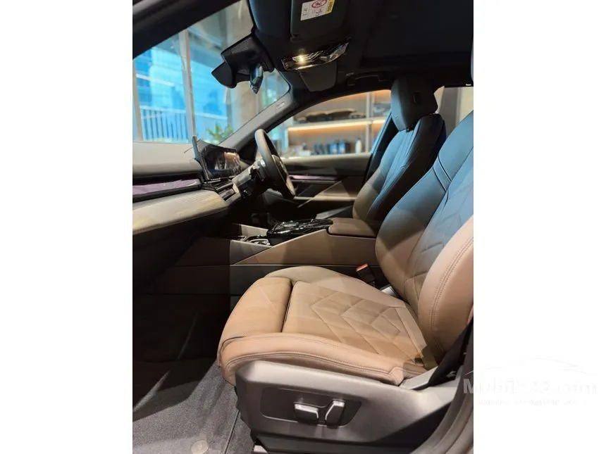2025 BMW 520i M Sport Sedan