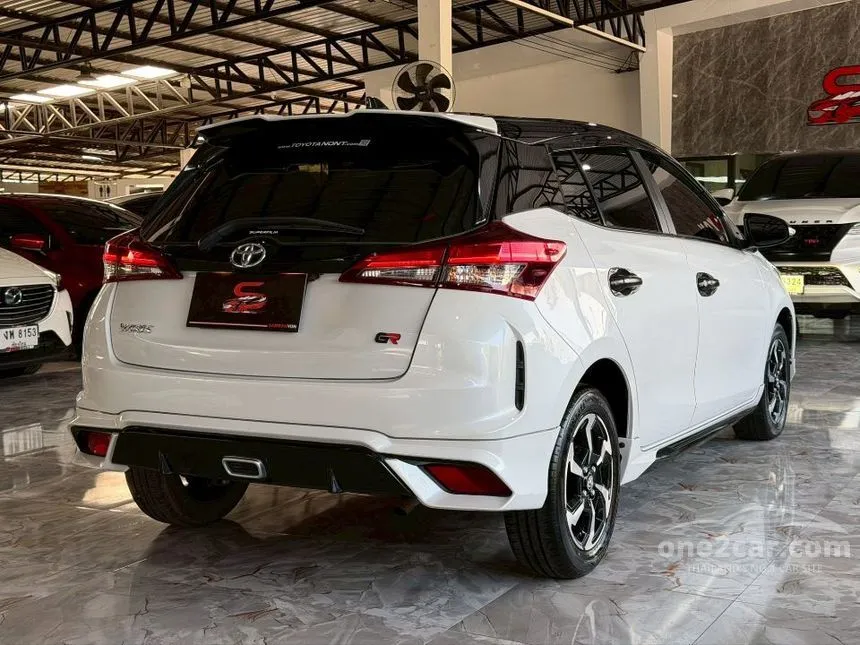2023 Toyota YARIS Premium S Hatchback