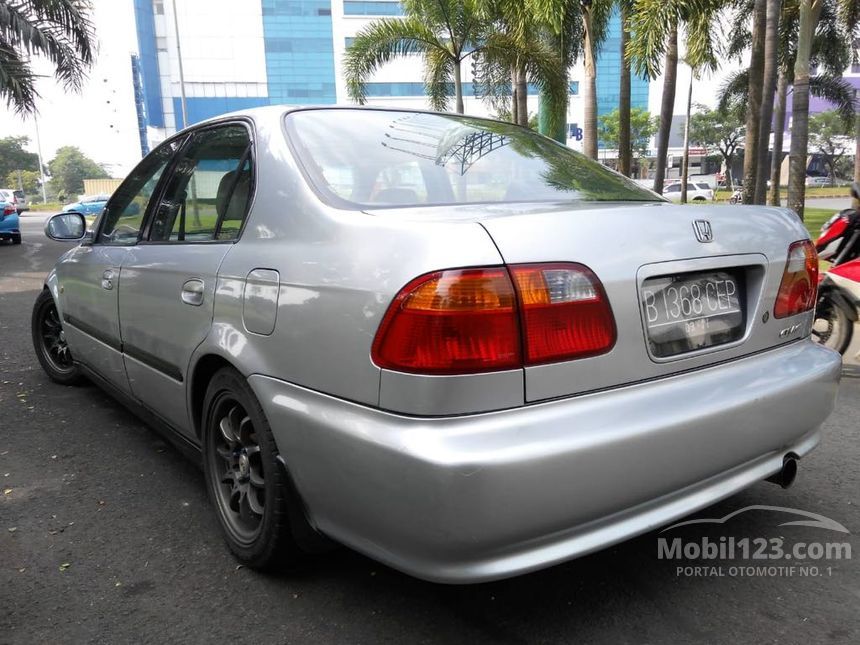  Jual Mobil Honda Civic 2001 VTi 1.7 di Banten Manual Sedan Silver Rp 78 